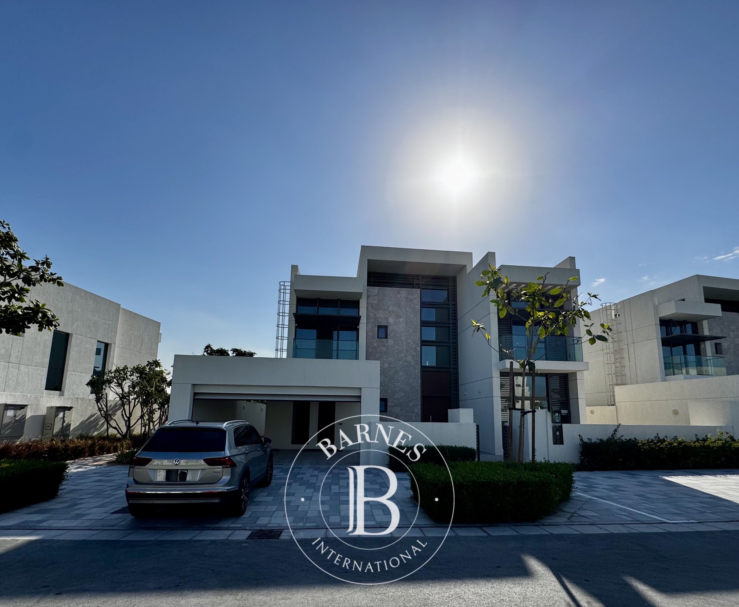 Villa Mohammed Bin Rashid City - picture 1