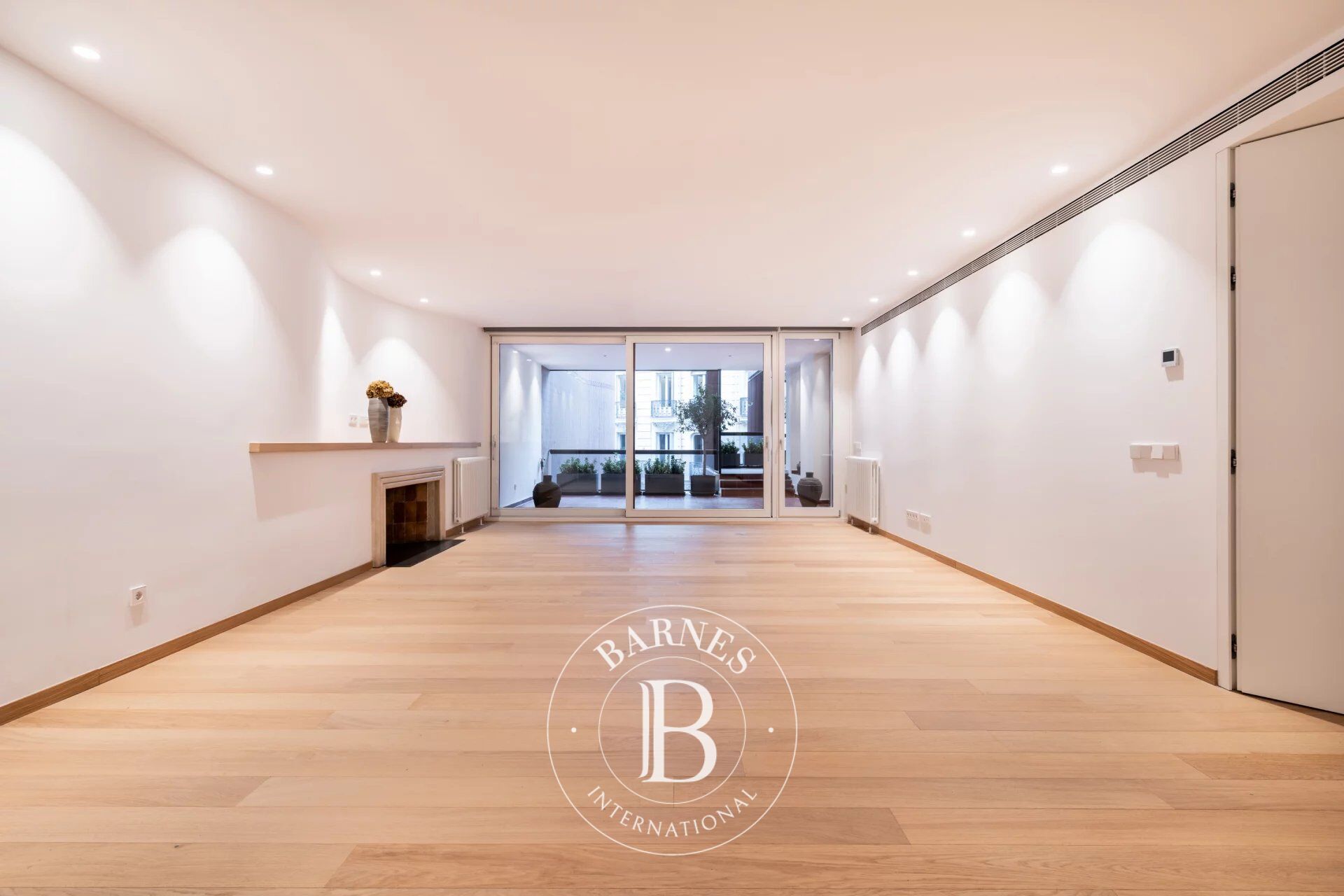 Exclusiva vivienda prime en el Edificio Girasol – Obra maestra del movimiento moderno en Madrid - picture 3