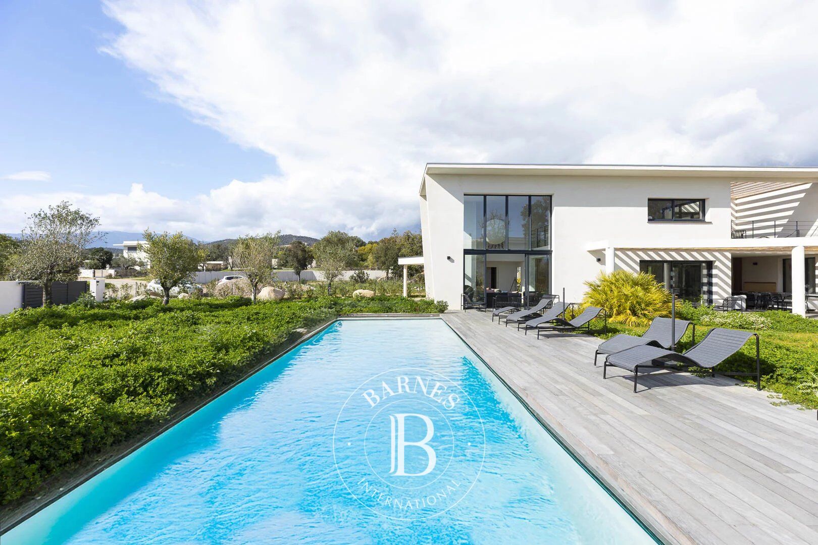 Porto-Vecchio, Arasu, Saint-Cyprien, villa d'architecte, 7 chambres, piscine, plage à pieds - picture 1