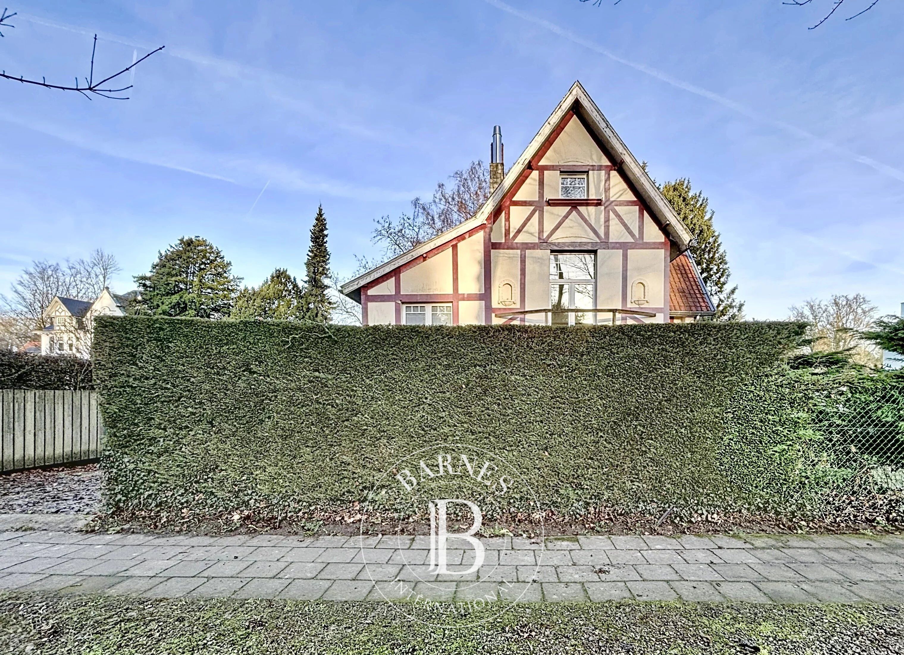 Uccle - Charmante maison à rénover avec jardin - picture 1