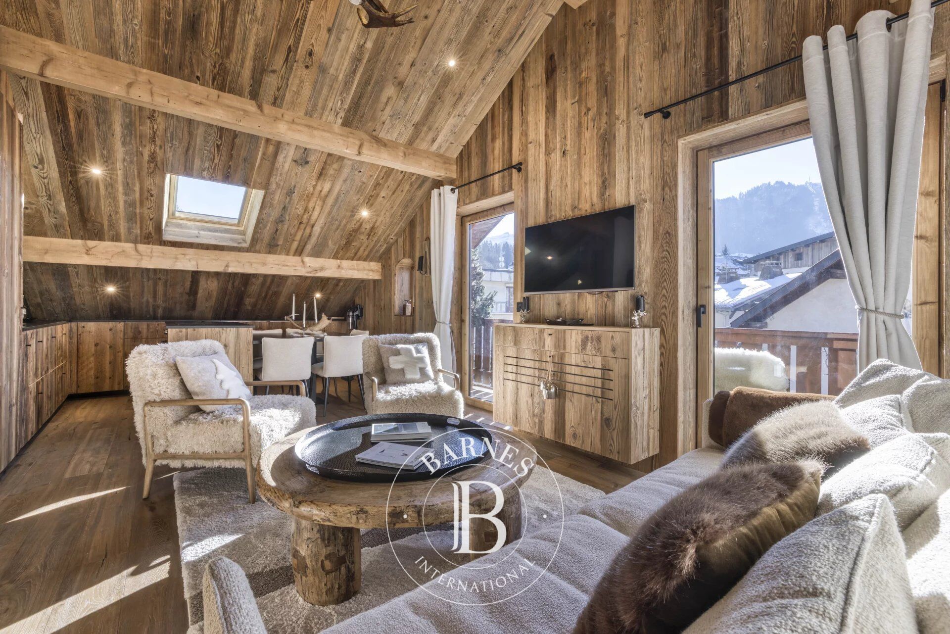 MEGEVE CENTRE - Appartement 2 chambres en attique au cœur  du village - picture 3