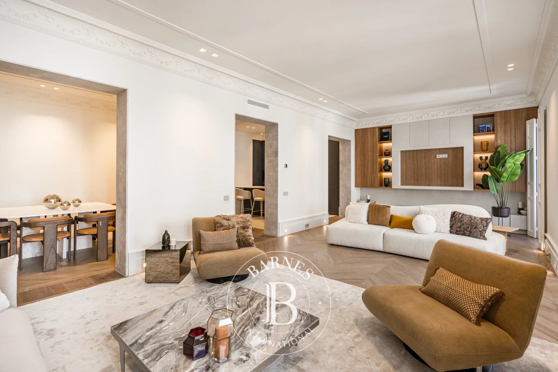 Justicia – 3 chambres en suite – Rénové et meublé - picture 3