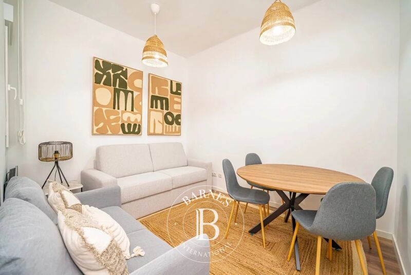 Appartement rénové avec 2 chambres