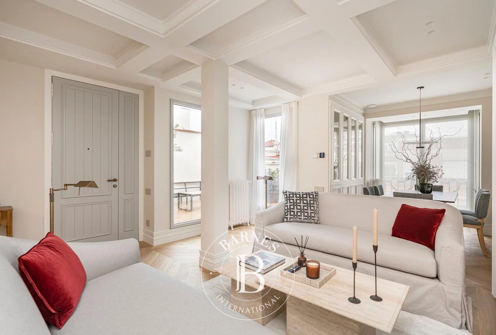 Penthouse rénové avec terrasse dans un immeuble classique – Goya - picture 2