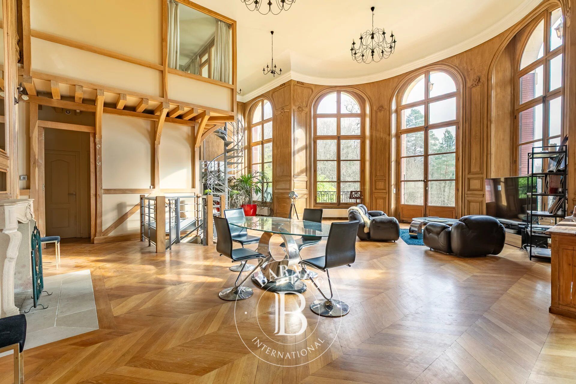 Appartement d’exception au sein d’un château historique - picture 1