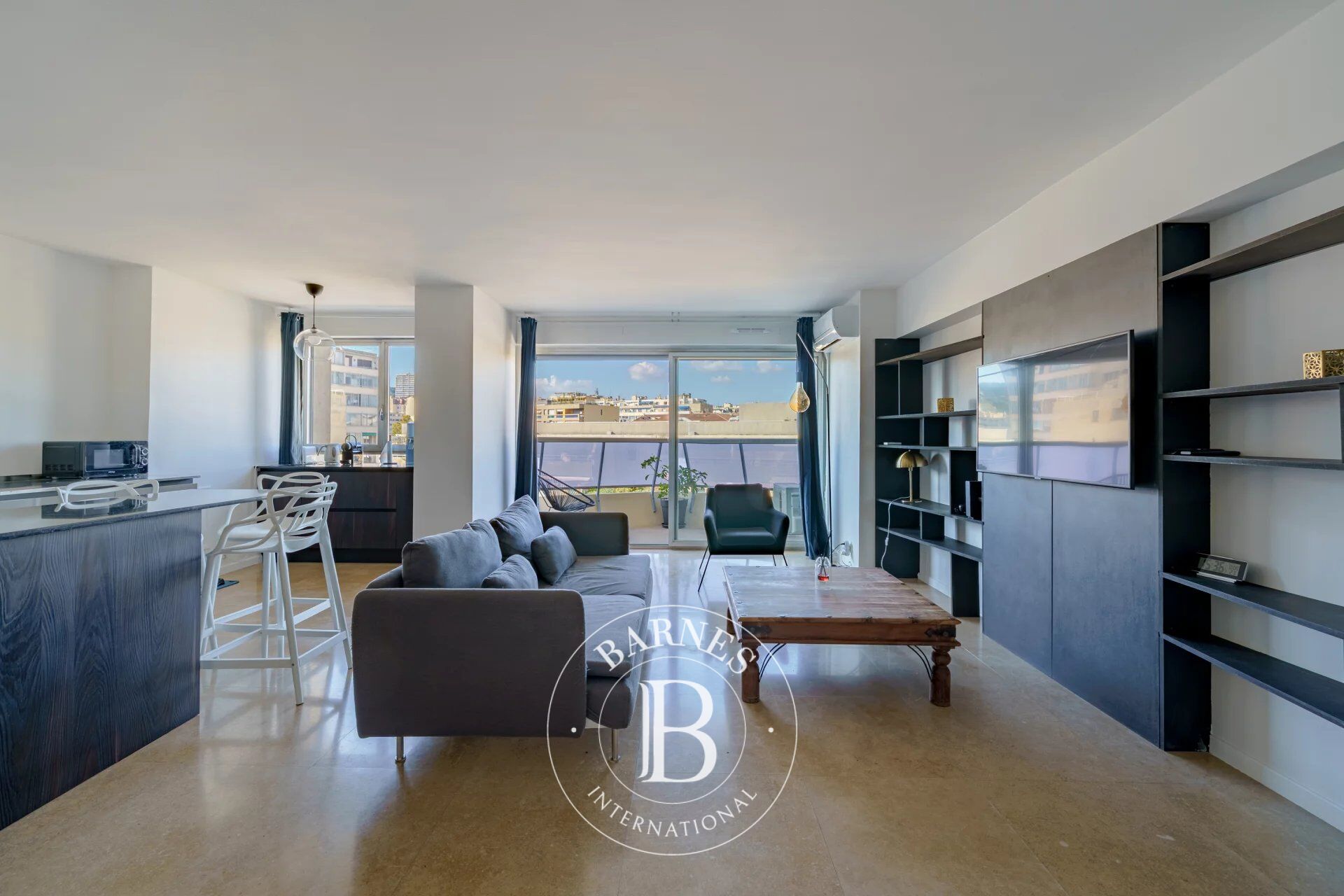 Location meublée - Le Grand Pavois - Appartement 91m² - 3 chambres - Cave - picture 2