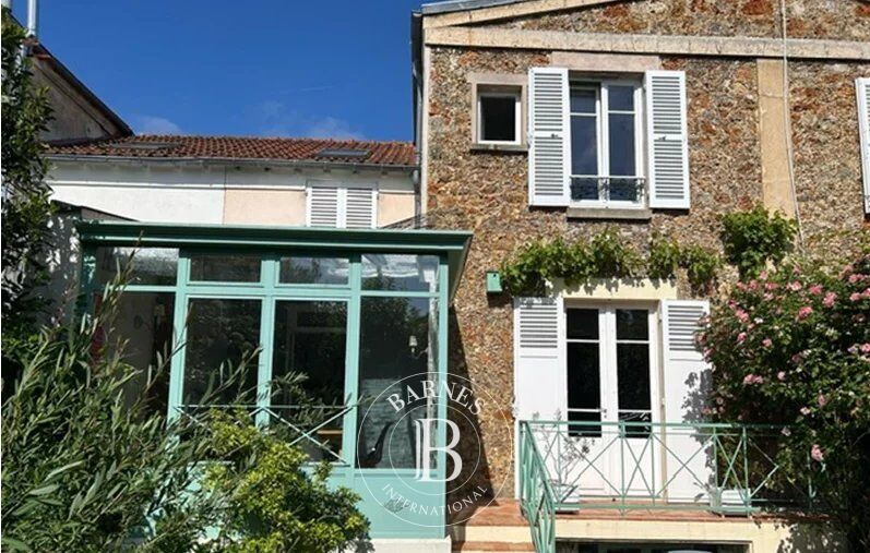 Le Chesnay- Plateau Saint-Antoine - Magnificent buhrstone house dating from 1905 - 137m² (1,475 sq ft) - 4/5 bedrooms - Garden - picture 1