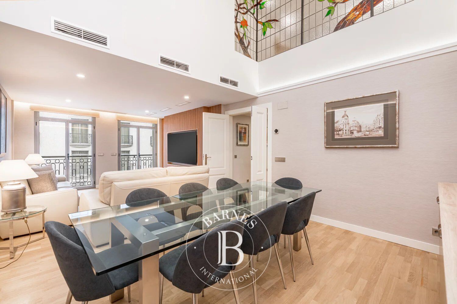 Madrid – Chamberí – Ríos Rosas | Exclusive 4-bedroom duplex, brand new, with terraces and hotel services - picture 3