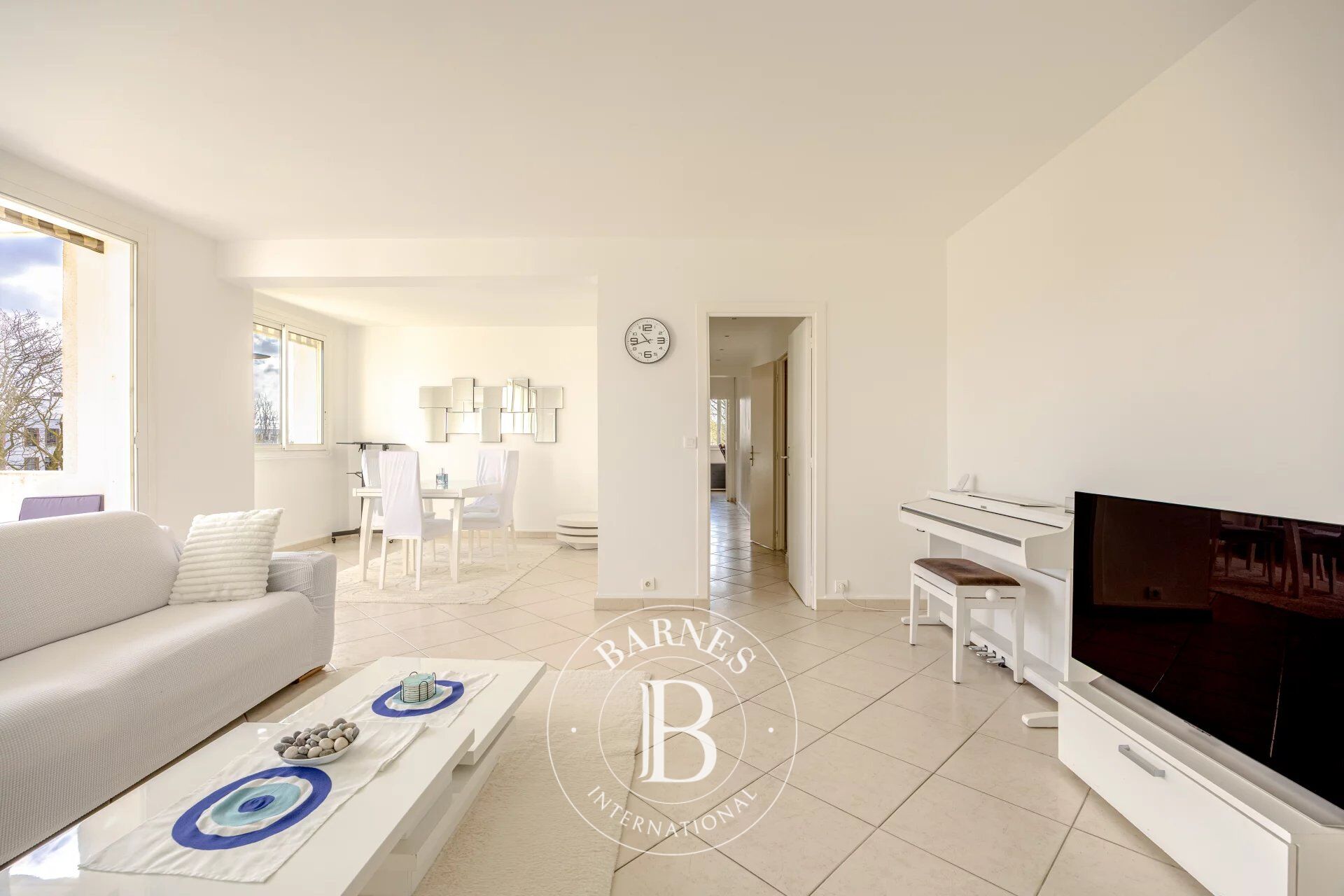 Saint-Cloud / Val d'Or - Appartement 3 chambres en étage élevé - picture 2