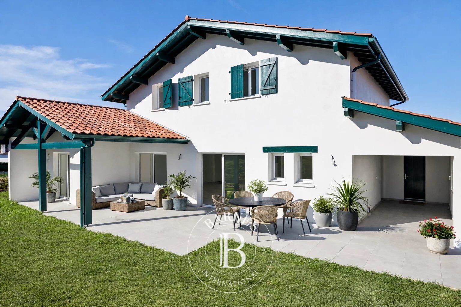 VILLEFRANQUE – NEW HOUSE OF OVER 200 M² - picture 3