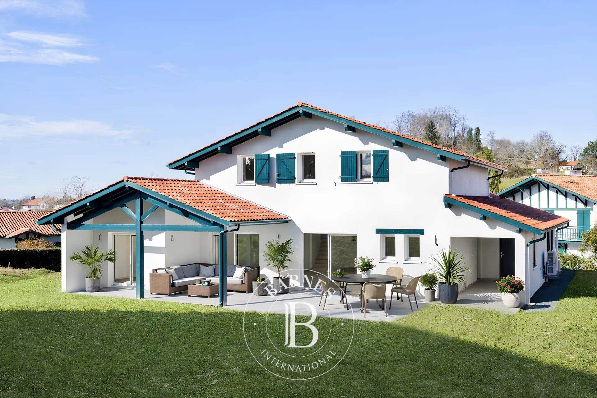 VILLEFRANQUE – NEW HOUSE OF OVER 200 M² - picture 1