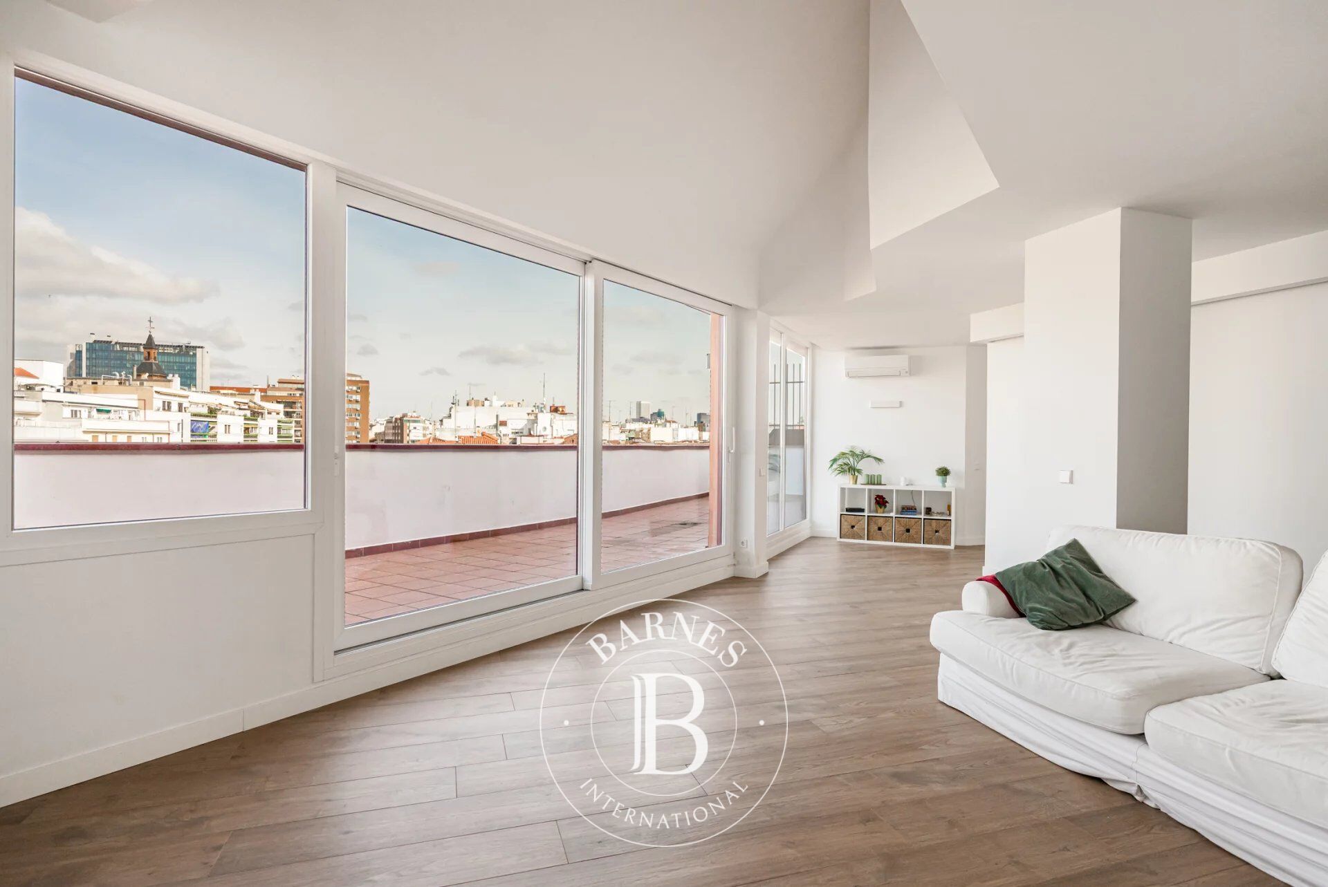 Atico-2 terrazas-Garaje-reformado-San Bernardo - picture 2