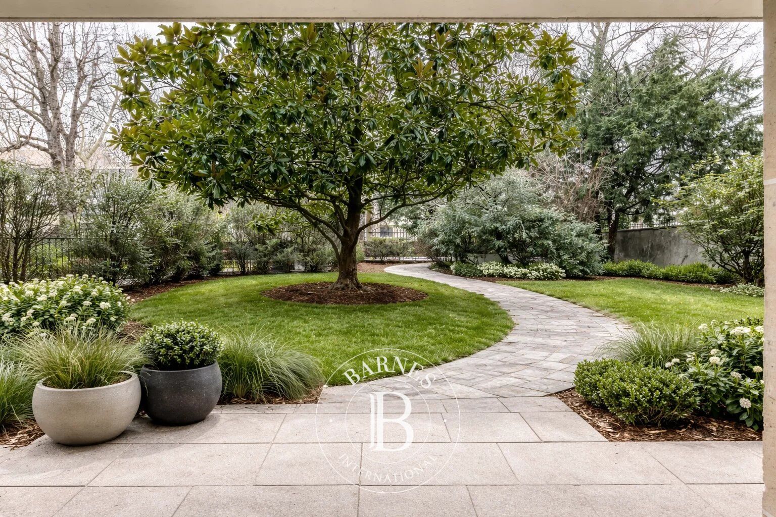 Neuilly - Château - Appartement 4 chambres - Magnifique jardin - picture 1