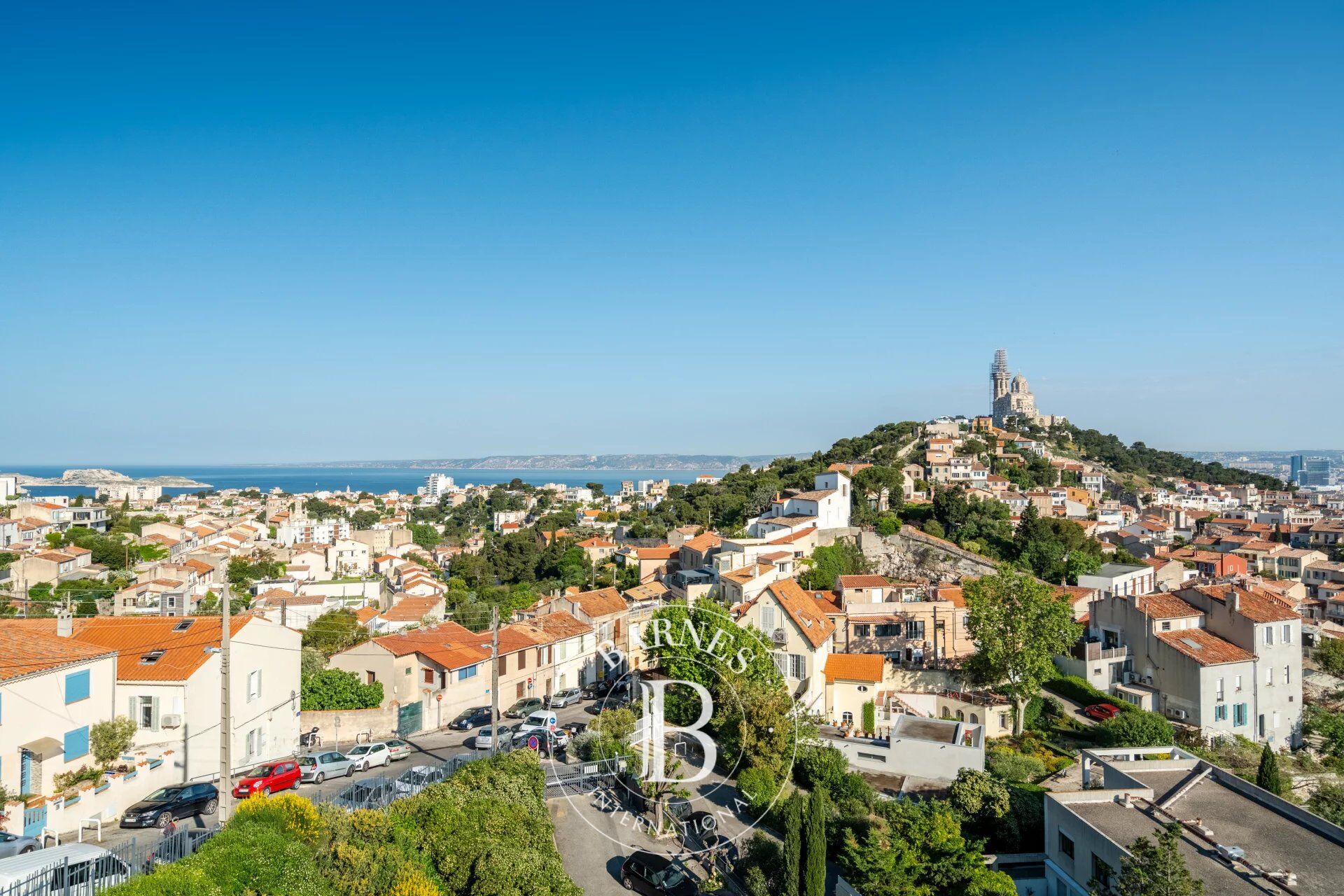 LOCATION VIDE - 13008 - PENTHOUSE VUE MER ET NOTRE-DAME DE LA GARDE - TERRASSE - GARAGE. - picture 1