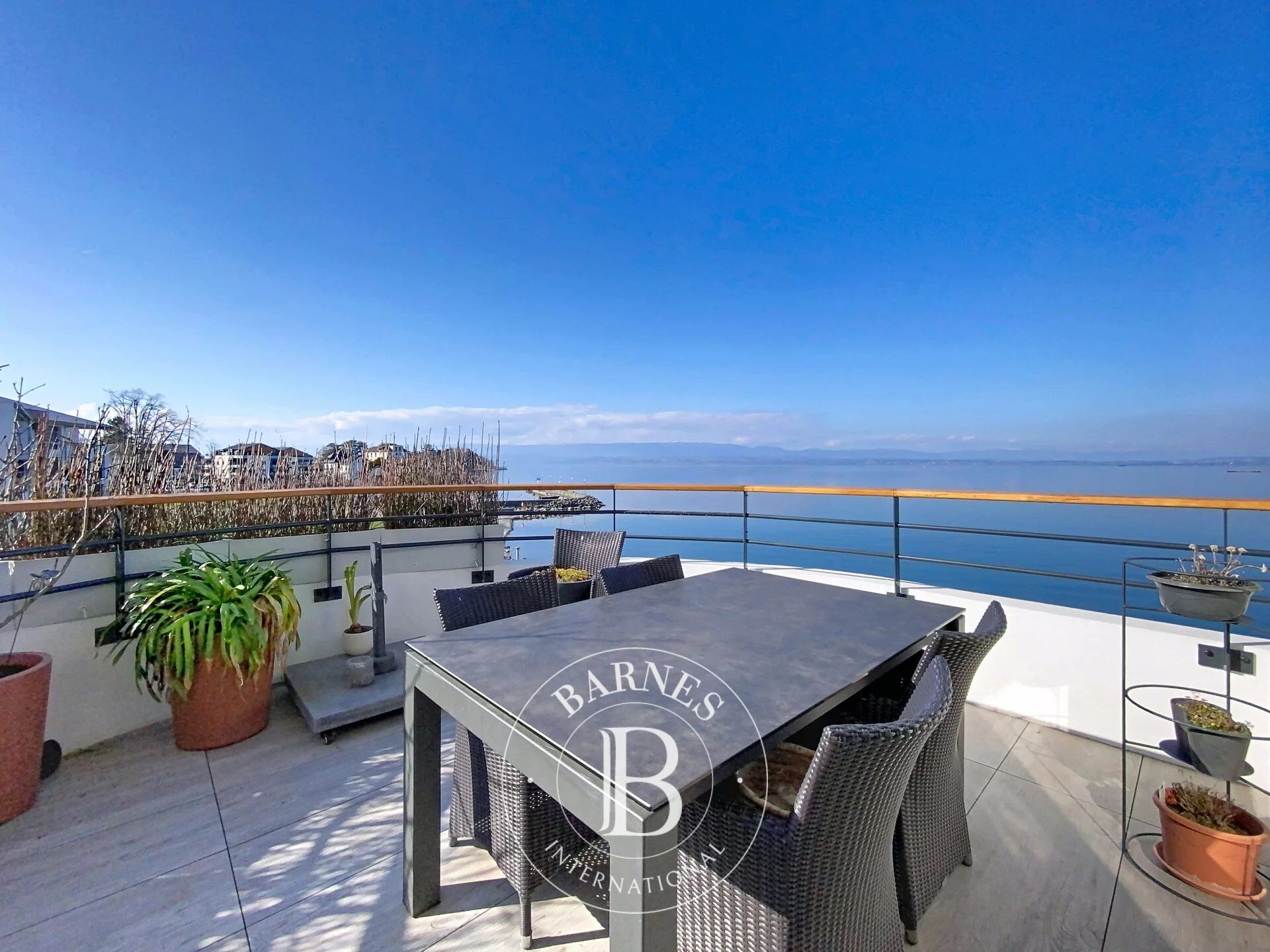 PUBLIER - 118 sqm apartment on the waterfront - 3 bedrooms - Double garage - picture 3