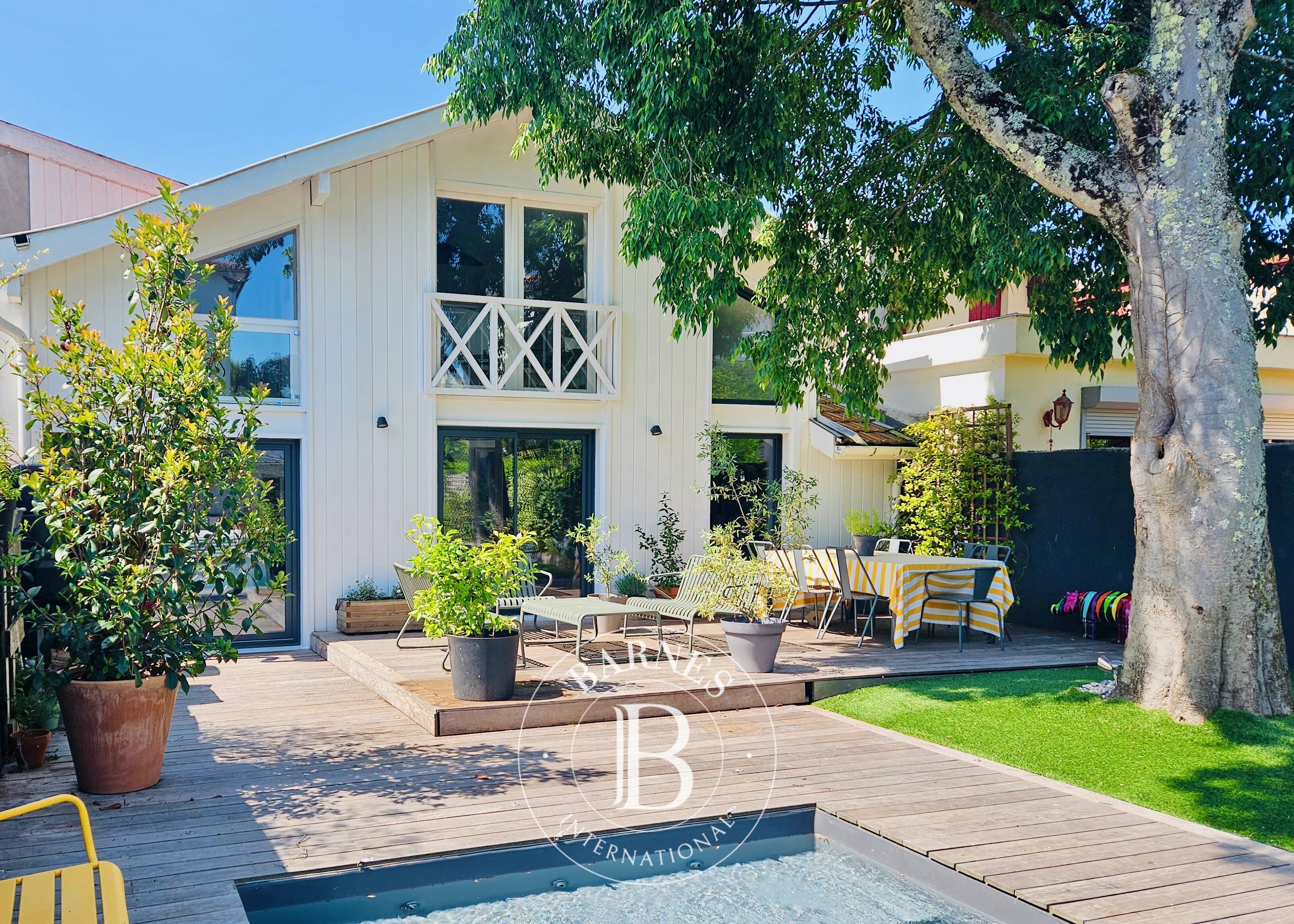 Bordeaux Parc Bordelais - Maison d'architecte de 196 m² - Piscine - Dépendance - Garage - picture 1