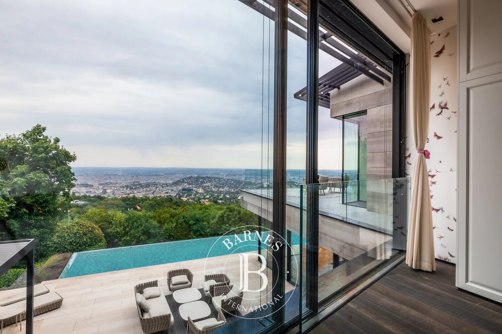 Villa Budapest - picture 3