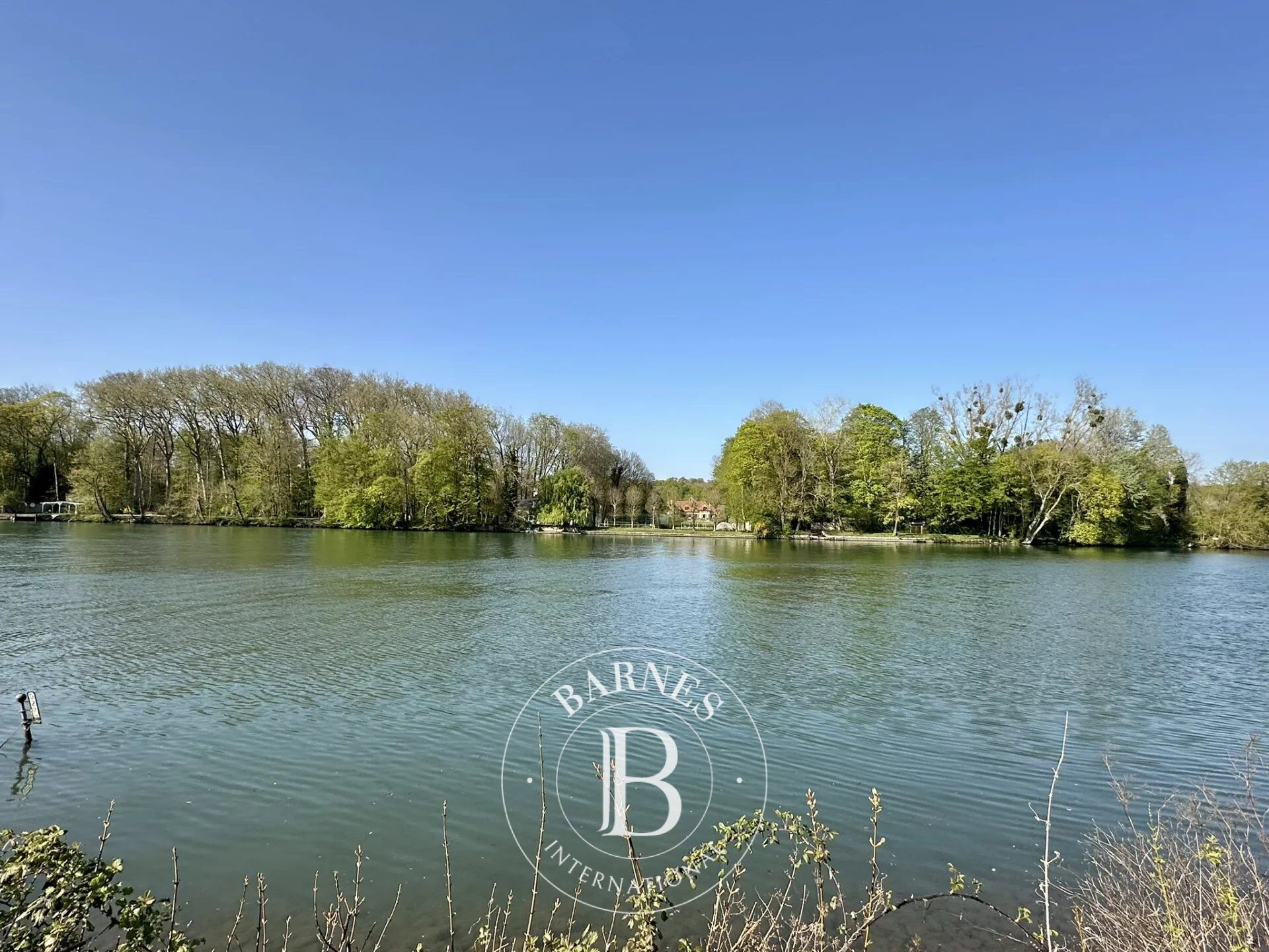 Le Coudray-Montceaux (91) - House and outbuilding on the banks of the Seine -  2,300 m² plot of land - picture 2