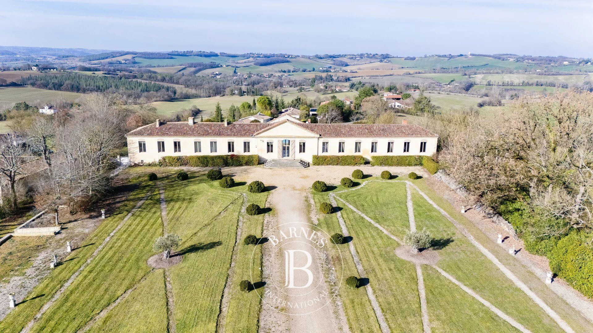 GERS, 18TH CENTURY MANSION HOUSE WITH 3,3 HECTARE PARK AND VIEWS OF THE PYRENEES - picture 1