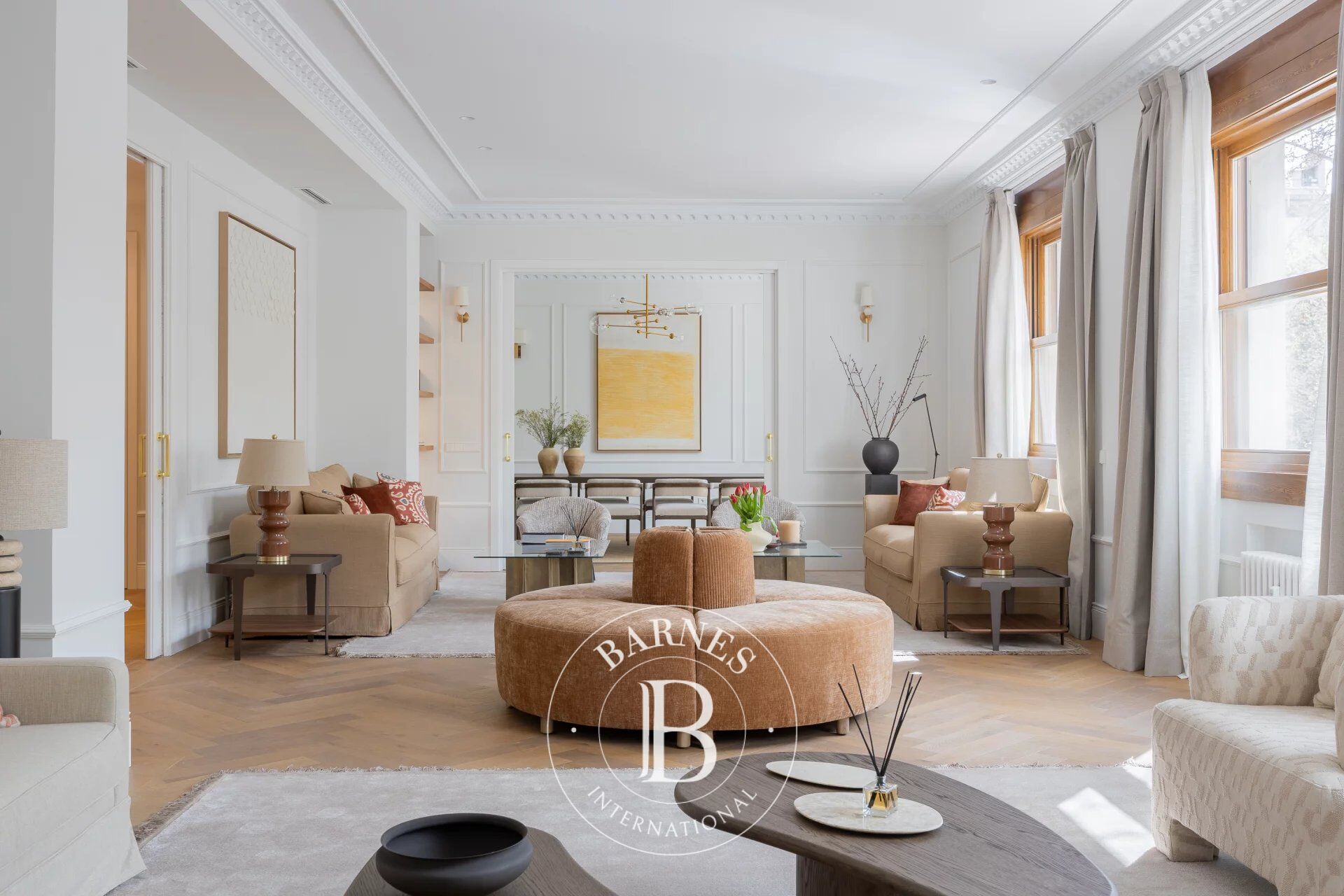 Exclusiva residencia de lujo en finca clásica frente a la Embajada Italiana - picture 2