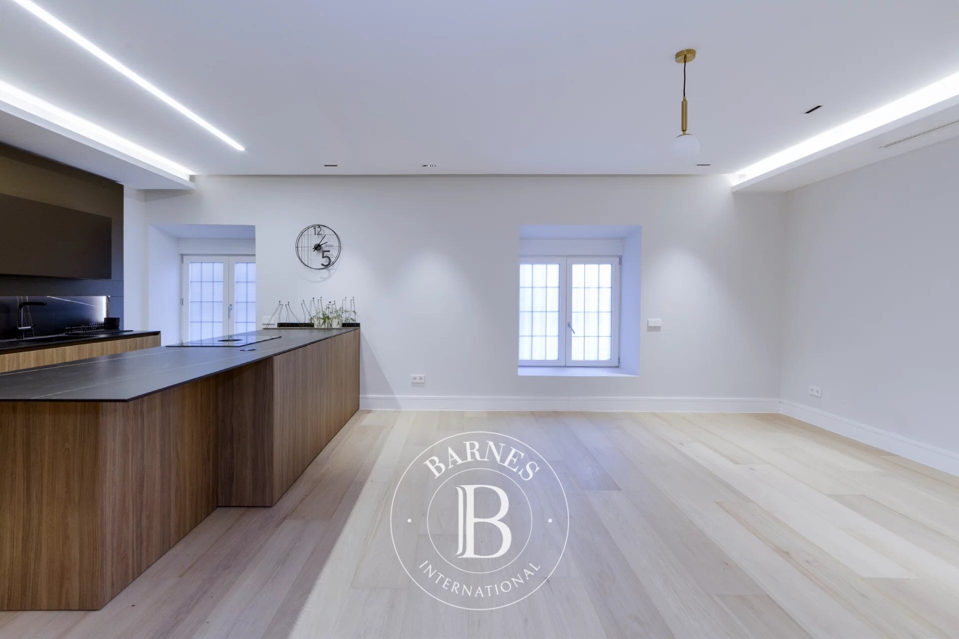 Excepcional Propiedad de Lujo en un Edificio Histórico en Salamanca – Castellana - picture 3