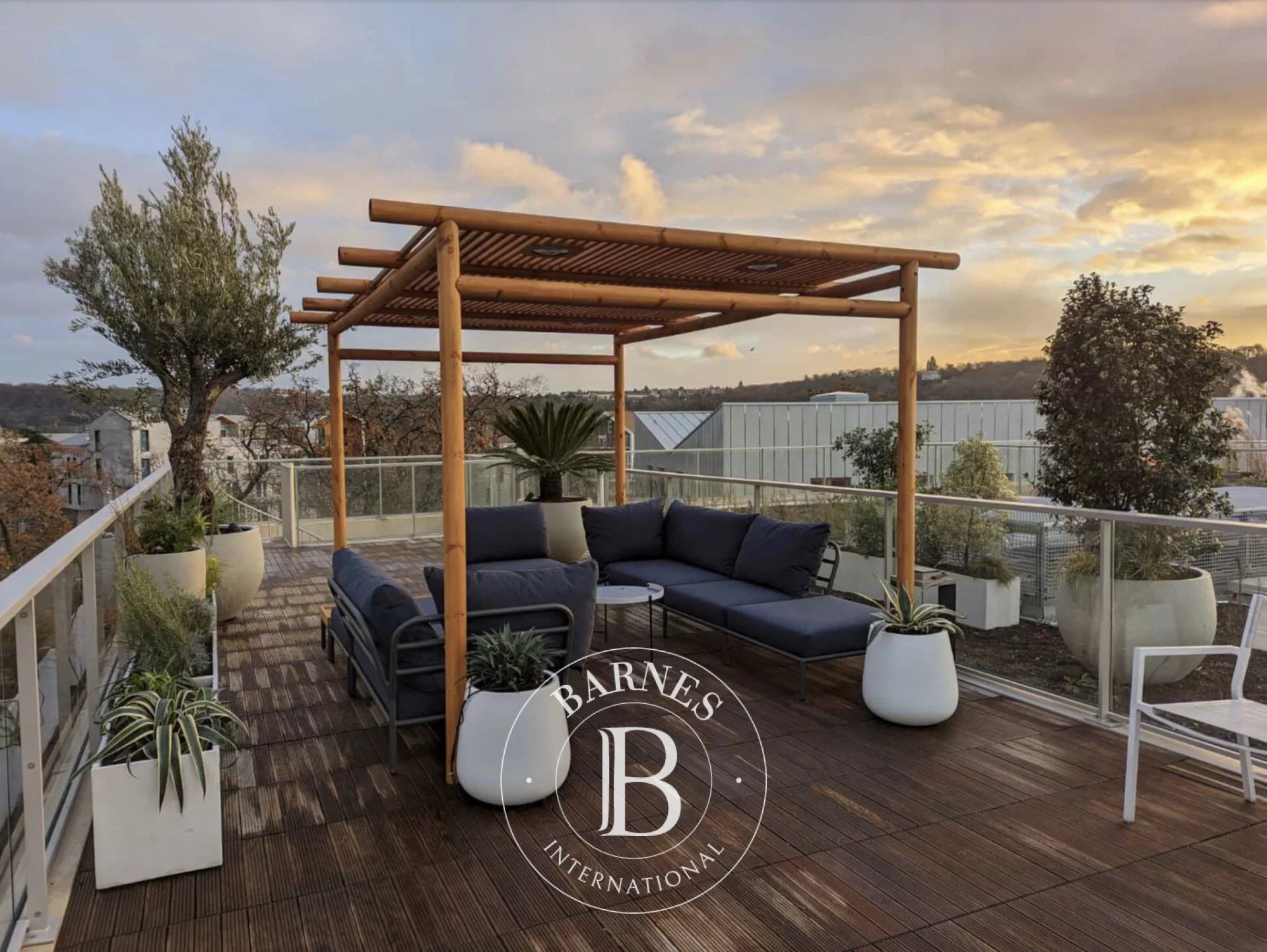 Villa Saint-Cyr-l'École - picture 2