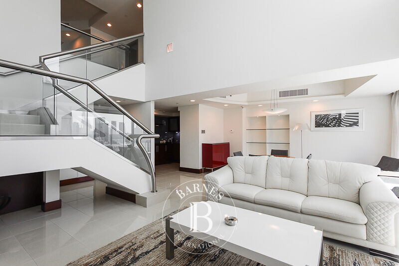 For Rent, Apartment World Trade Center - picture 2