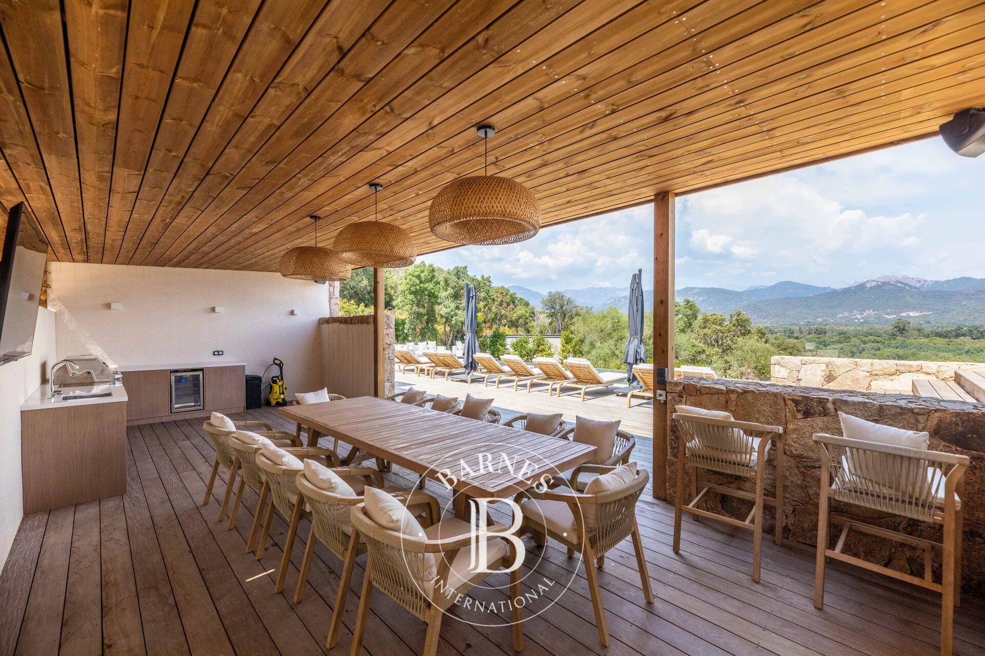 Caramontino, Private Arinella Estate, 6-Bedroom Villa, Pool, Jacuzzi, Mountain Views, Walking Distance to the Beach - picture 3