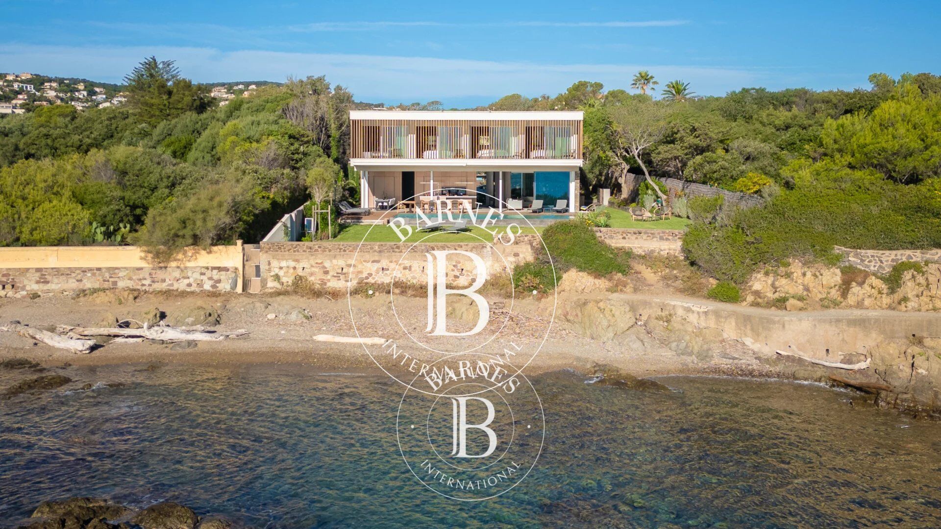 SEASONAL RENTAL - ST AYGULF - WATERFRONT - 5 BEDROOMS - picture 3