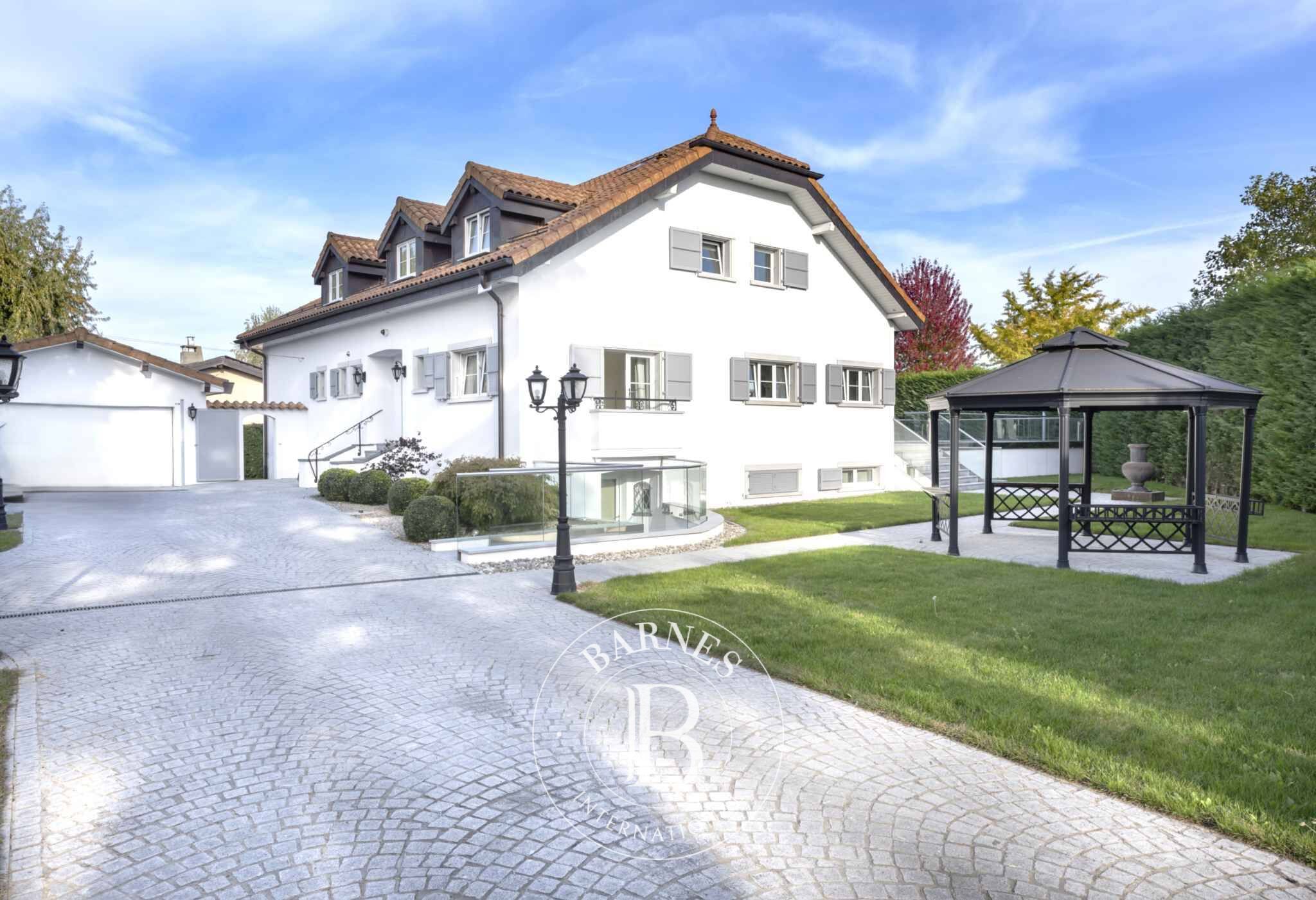 Villa Founex - picture 2