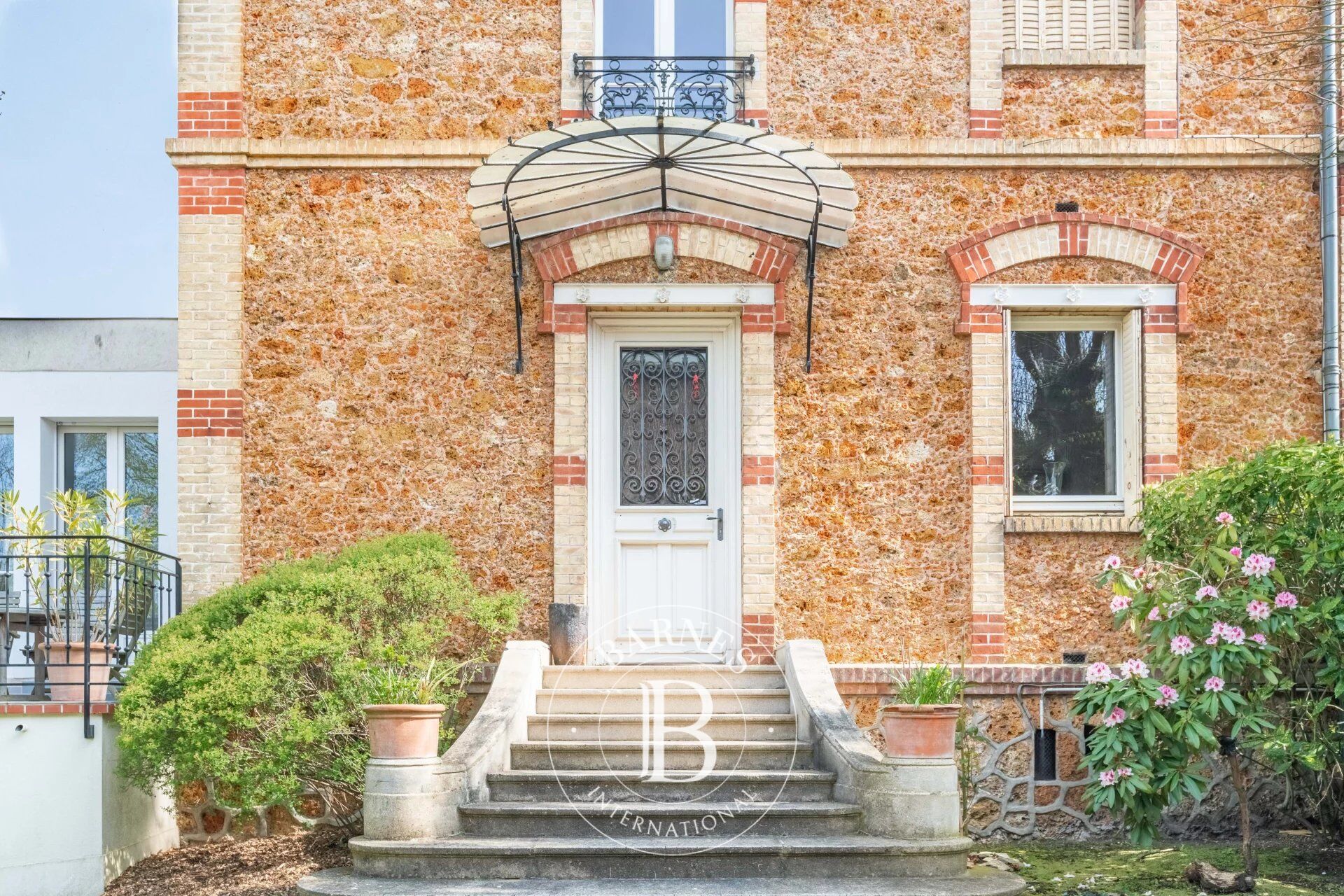 SAINT-GERMAIN-EN-LAYE - PLATEAU - CALME ET LUMINEUSE PROPRIÉTÉ DE 5 CHAMBRES - picture 2