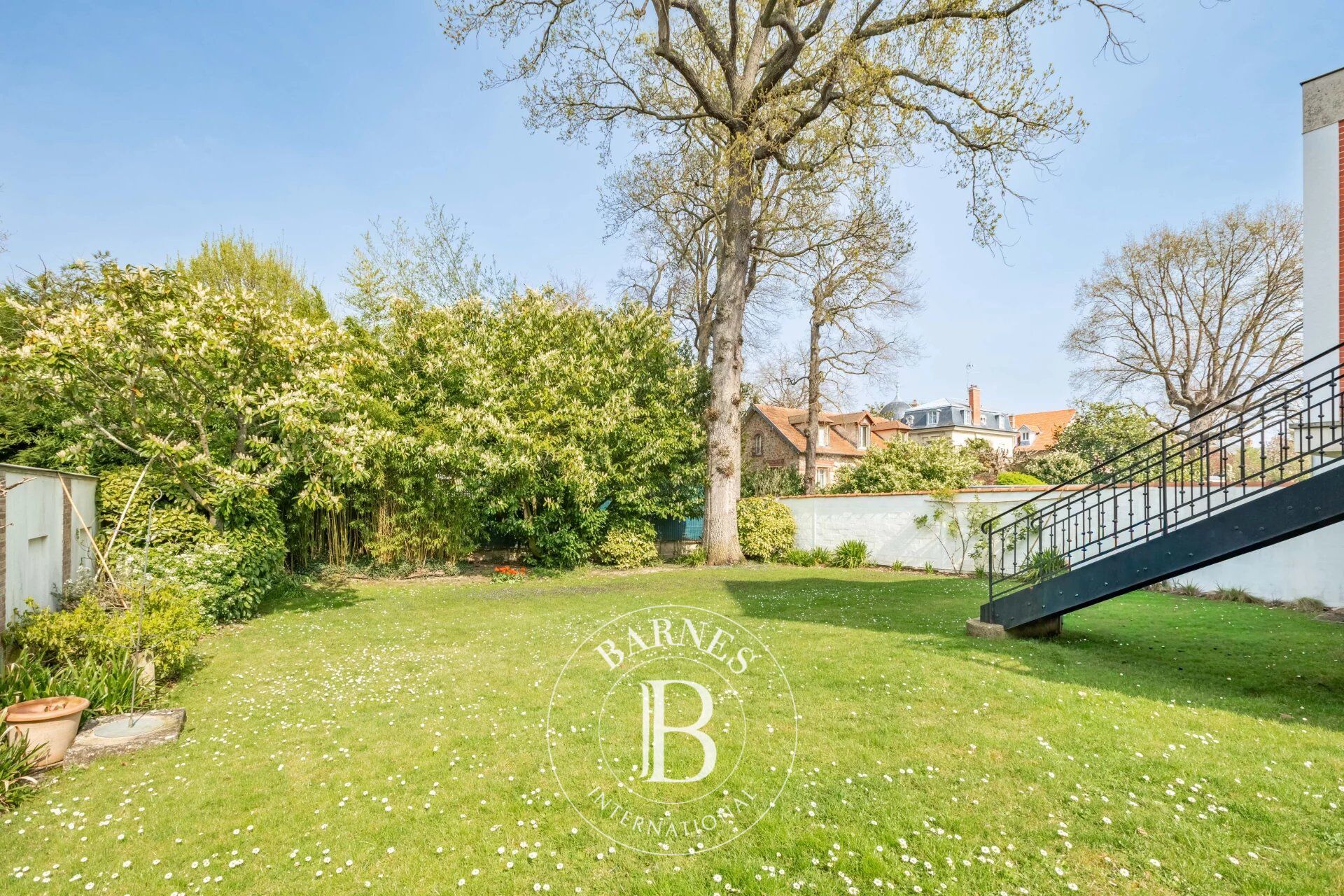 SAINT-GERMAIN-EN-LAYE - PLATEAU - CALME ET LUMINEUSE PROPRIÉTÉ DE 5 CHAMBRES - picture 3