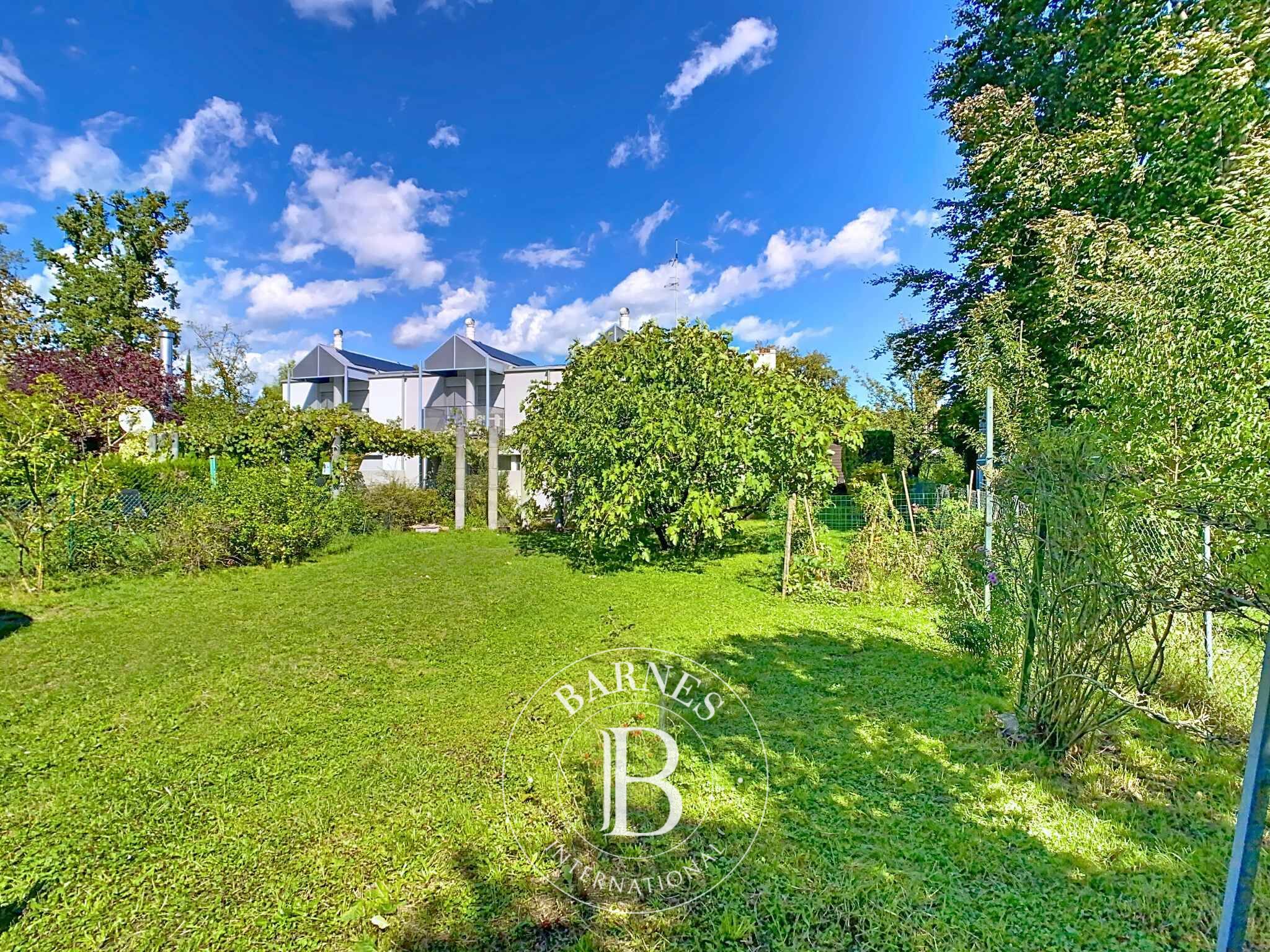 EN EXCLUSIVITE - Charmante maison mitoyenne en pignon  - picture 1