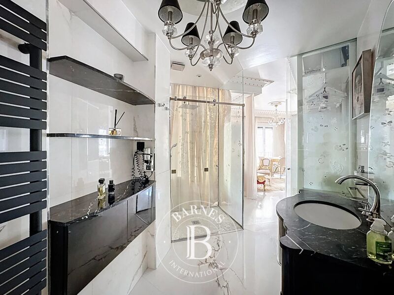 À louer, Appartement Paris 8ème - picture 3