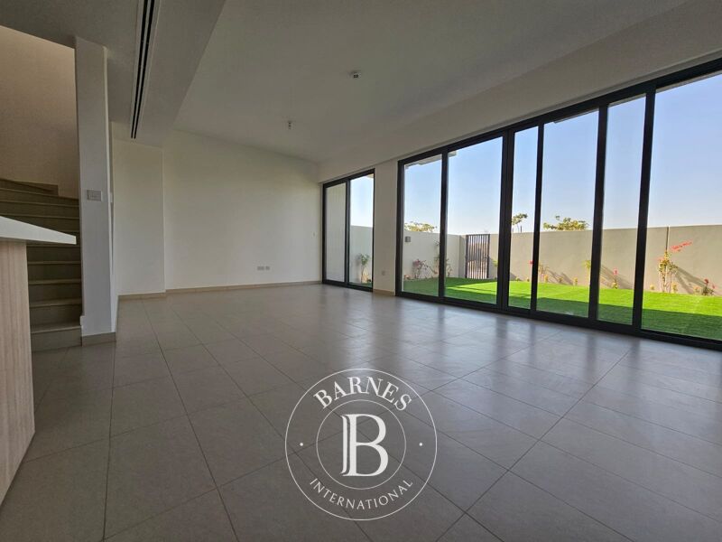 À louer, Maison de ville Dubai Land - picture 2