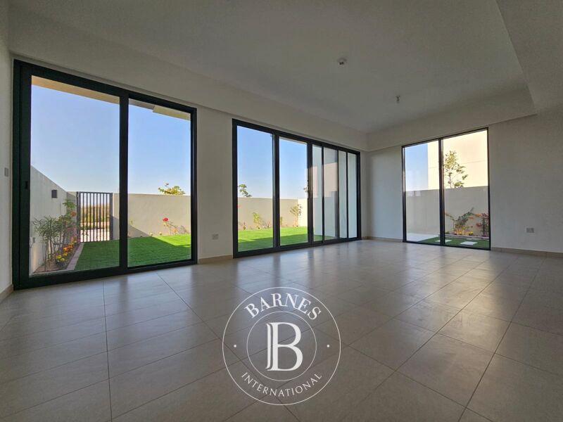 À louer, Maison de ville Dubai Land - picture 1