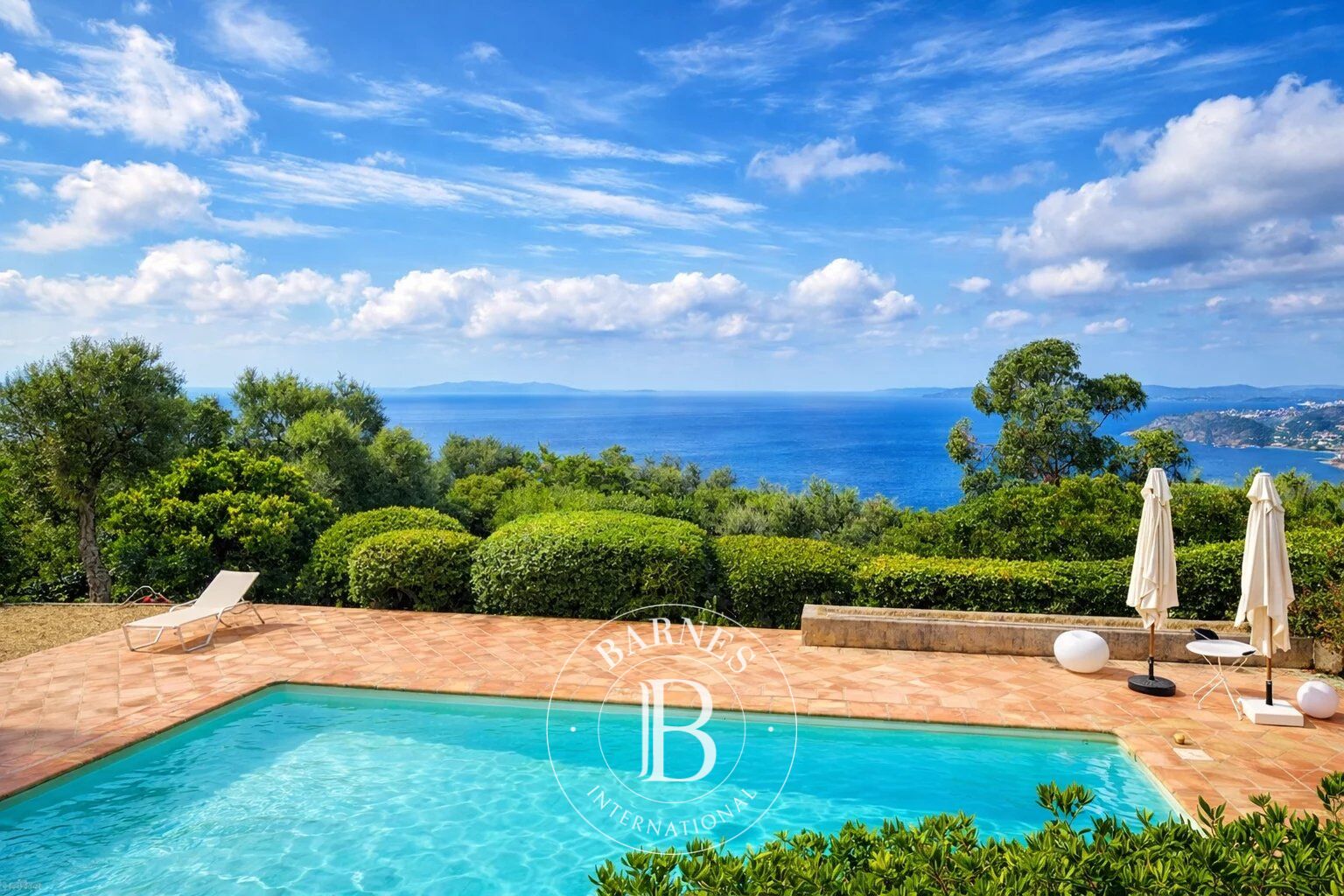 Vente confidentielle - Rayol-Canadel - Vue mer panoramique - 6 chambres - Piscine - picture 1