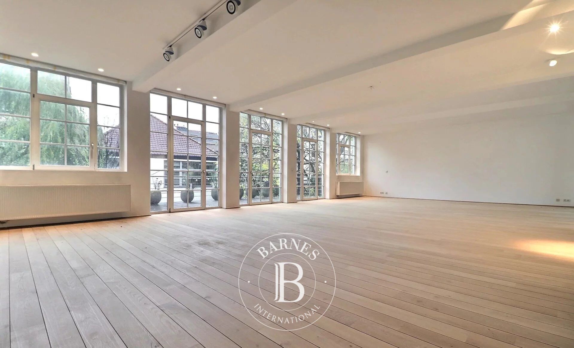 Ixelles - Chatelain - Duplex 3bed + terraces + parking (optional) - picture 2