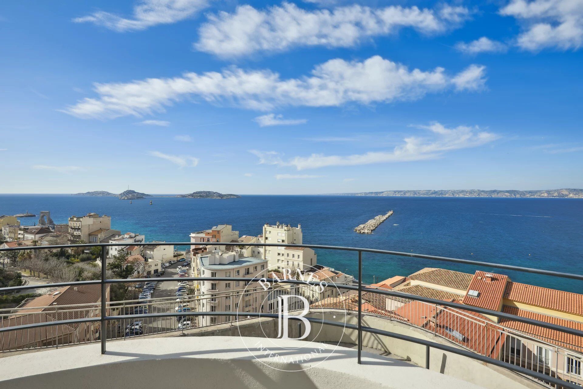 Location BAIL MOBILITE  - Marseille - 13007 - Samatan - Appartement avec vue mer - 3 chambres - Terrasse - picture 1