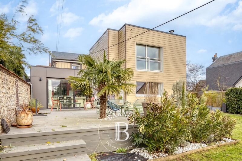 BIHOREL VILLAGE jolie maison familiale rénovée avec jardin clos plein Sud