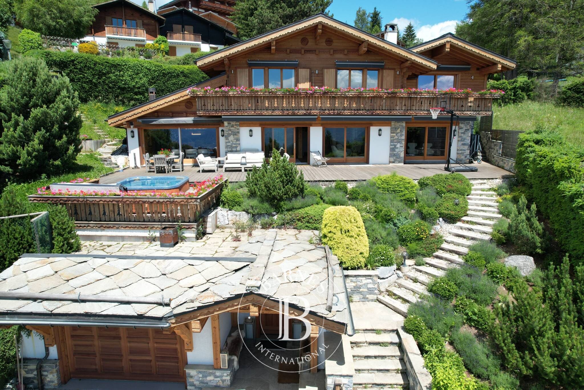 Chalet Crans-Montana - picture 1