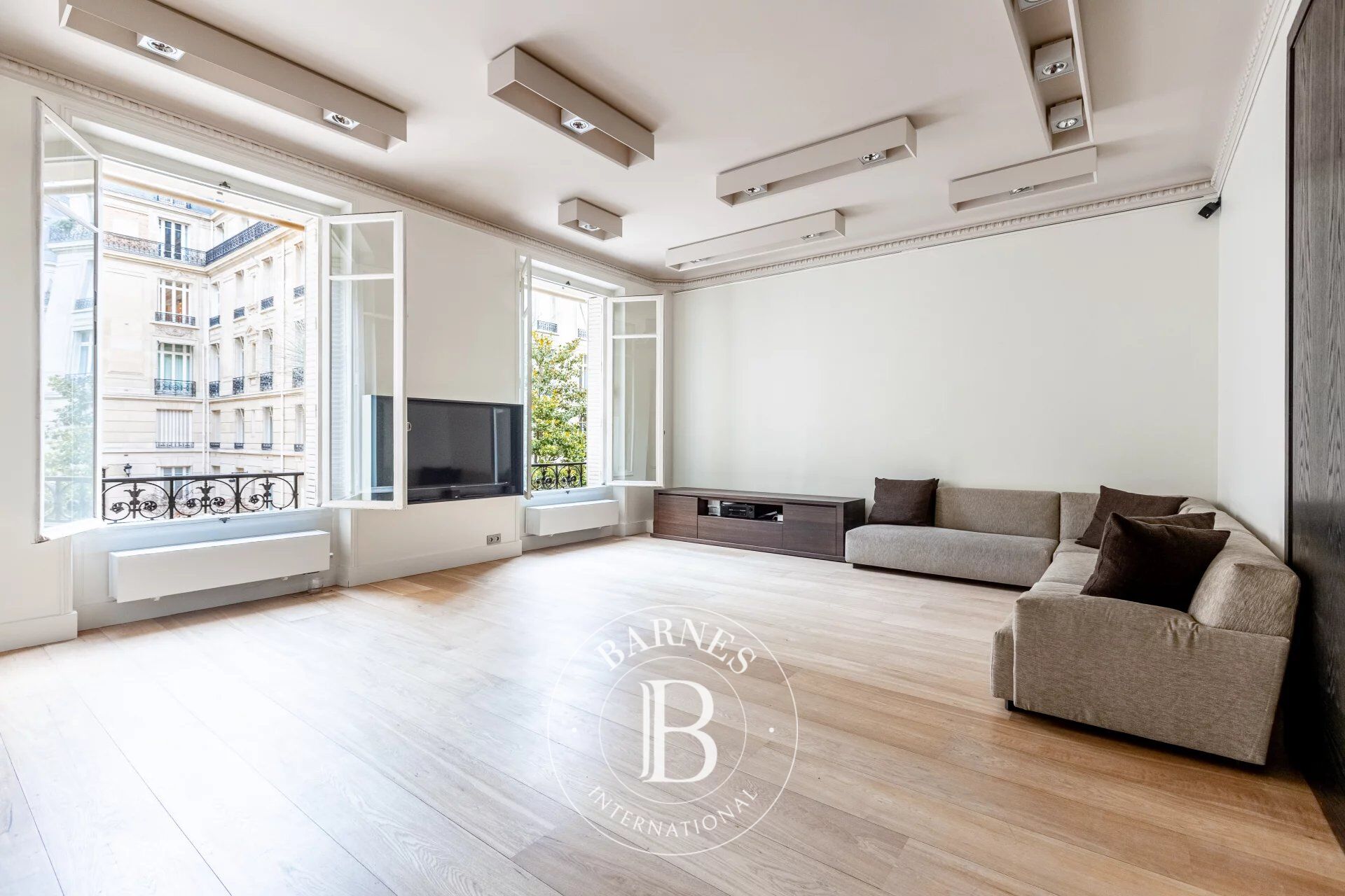 Wohnung Paris 8ème - picture 1