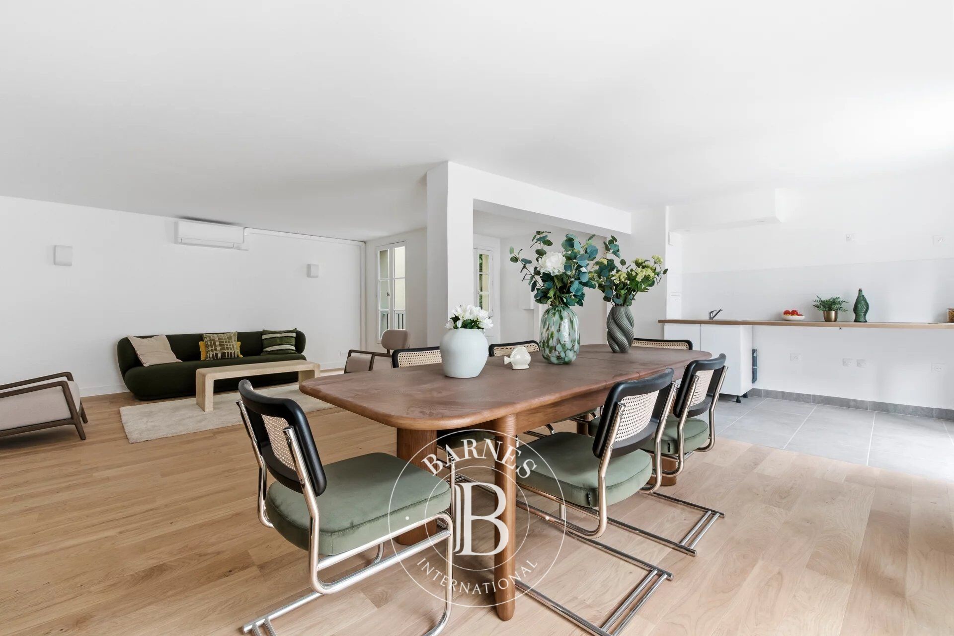 Vente appartement - Paris 4 - Hôtel de Ville - dernier étage - ascenseur - 3 chambres - rénové - picture 2