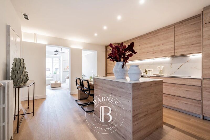 Appartamento esclusivo all’ultimo piano con tre terrazze e viste aperte in edificio classico a Chamberí