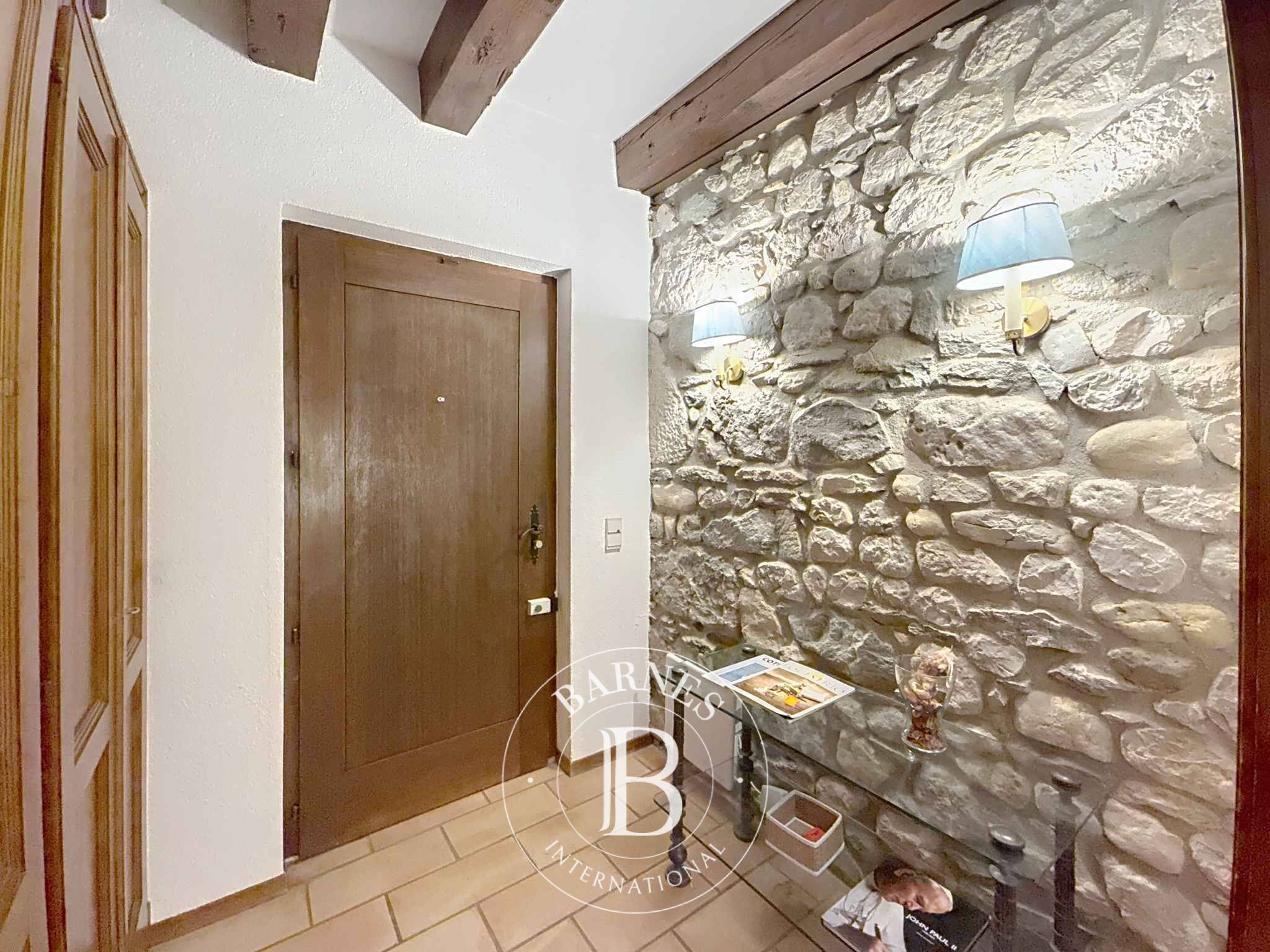 CO-EXCLUSIVITE ! Magnifique propriété de caractère proche de Nyon - picture 2