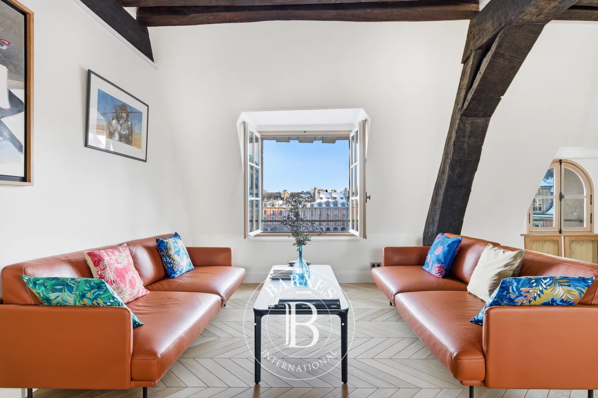 Apartment for sale - Paris 4 - Place des Vosges - Renovated - Three bedrooms - picture 2