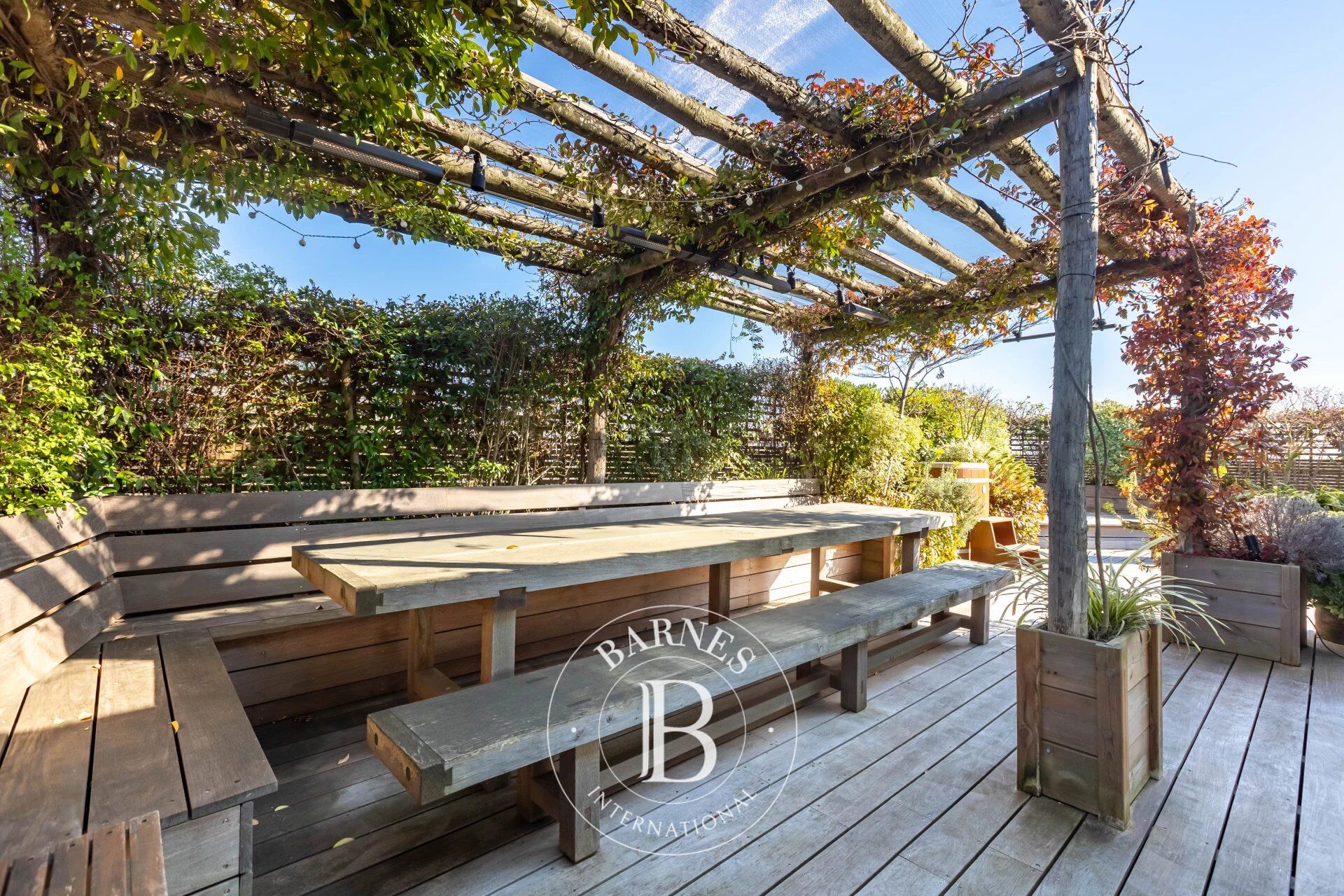 PARIS XVIII  -  MONTMATRE - DERNIER ETAGE - ASCENSEUR - TERRASSE PANORAMIQUE - VUES SUR TOUT PARIS - picture 2