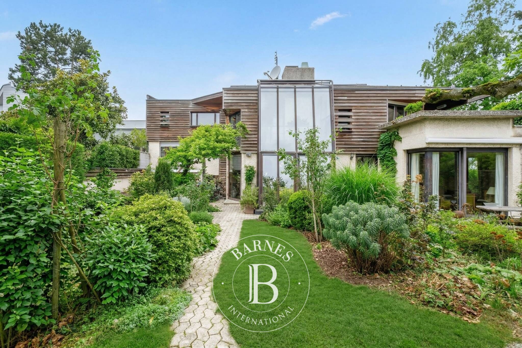 Semi-detached house Presinge - picture 1