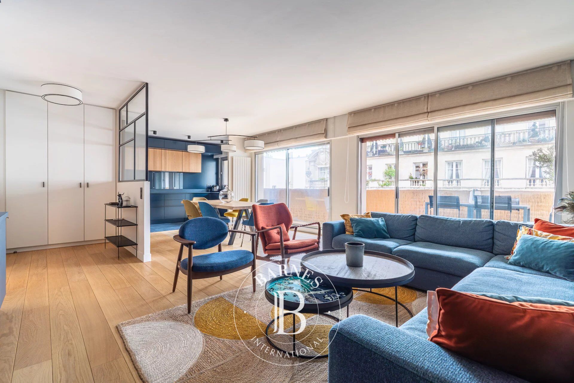 EXCLUSIVE LISTING – 3 BEDROOMS – DUAL-ASPECT – BALCONIES/TERRACES - picture 2