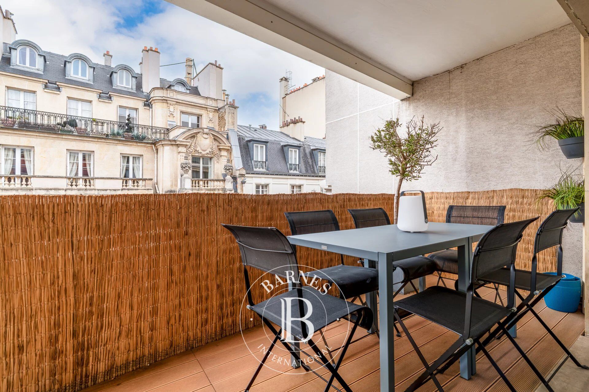 EXCLUSIVE LISTING – 3 BEDROOMS – DUAL-ASPECT – BALCONIES/TERRACES - picture 1